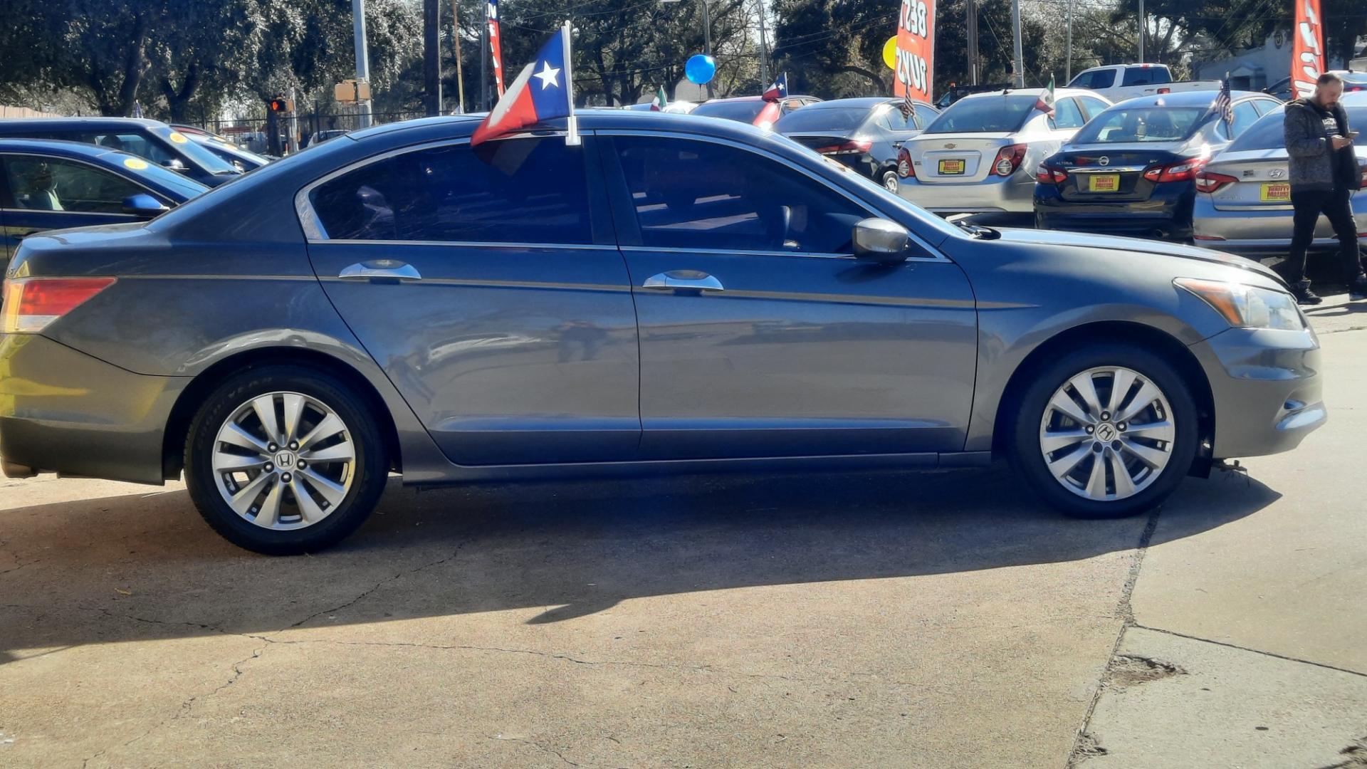 2011 Gray Honda Accord EX V-6 Sedan AT (1HGCP3F72BA) with an 3.5L V6 SOHC 24V engine, 5-Speed Automatic transmission, located at 16710 Clay Rd., Houston, TX, 77084, (281) 859-7900, 29.834864, -95.656166 - Photo#2